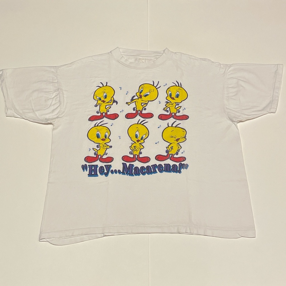 VINTAGE LOONEY TUNES TWEETY MACARENA OVERSIZED T SHIRT (LARGE)